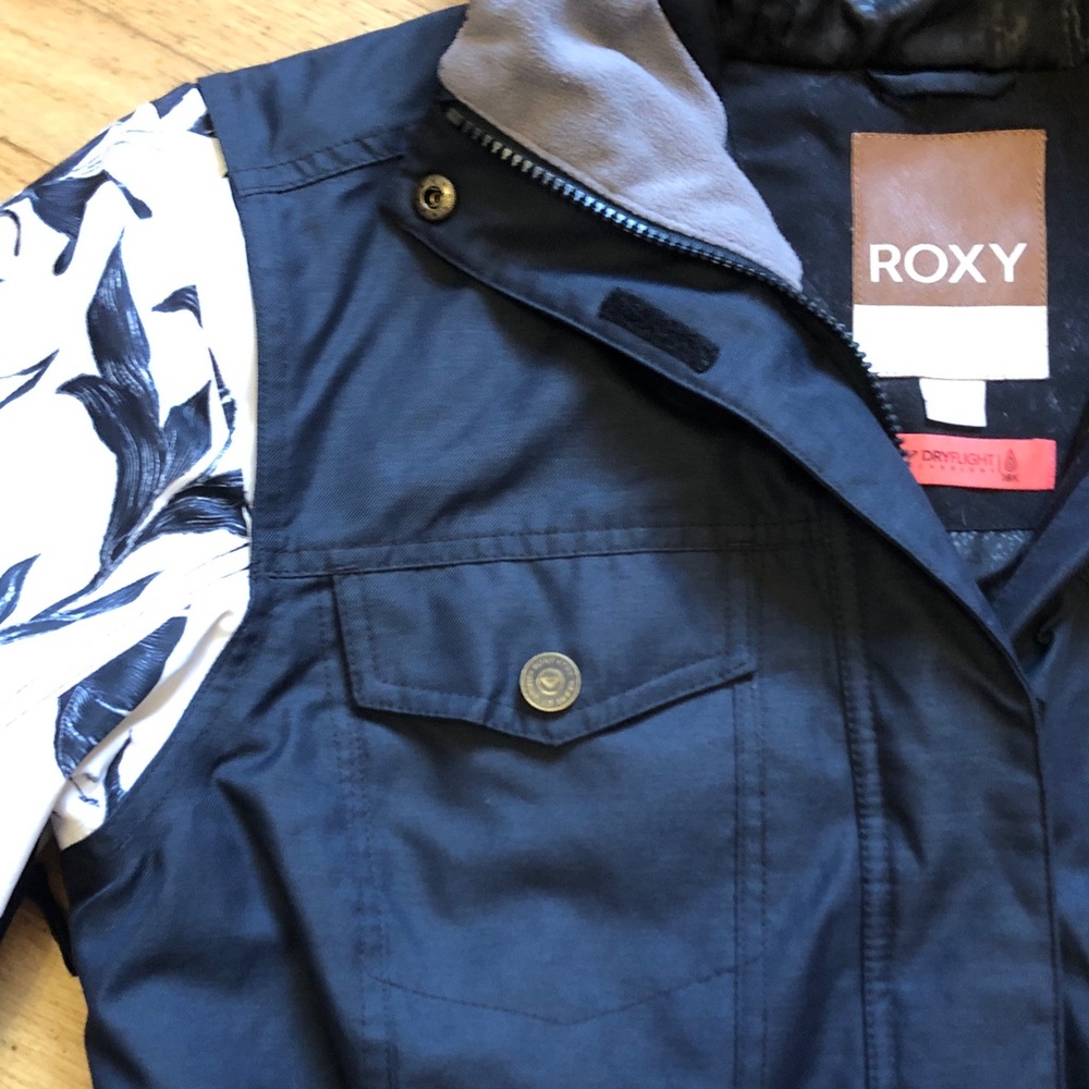 Roxy Snow Board/Ski Jacket - Picture 3 of 12